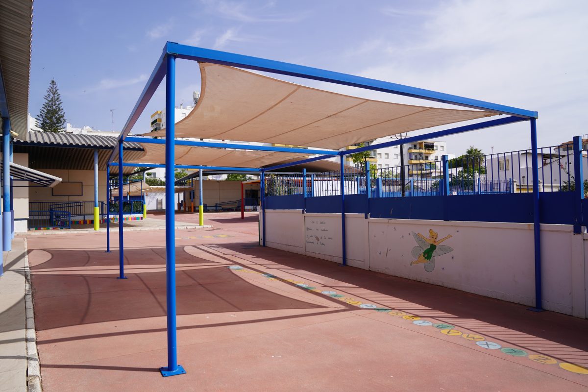 Estepona instala zonas de sombra en sus colegios públicos con una inversión de 60.000 euros - colegios estepona sombra colegios estepona sombra