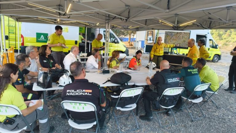 Desalojadas de forma preventiva unas 96 personas de los apartamentos Four Season por el incendio de Benahavís - incendio benahavis estepona four season Desalojadas de forma preventiva unas 96 personas de los apartamentos Four Season por el incendio de Benahavís - incendio benahavis estepona four season