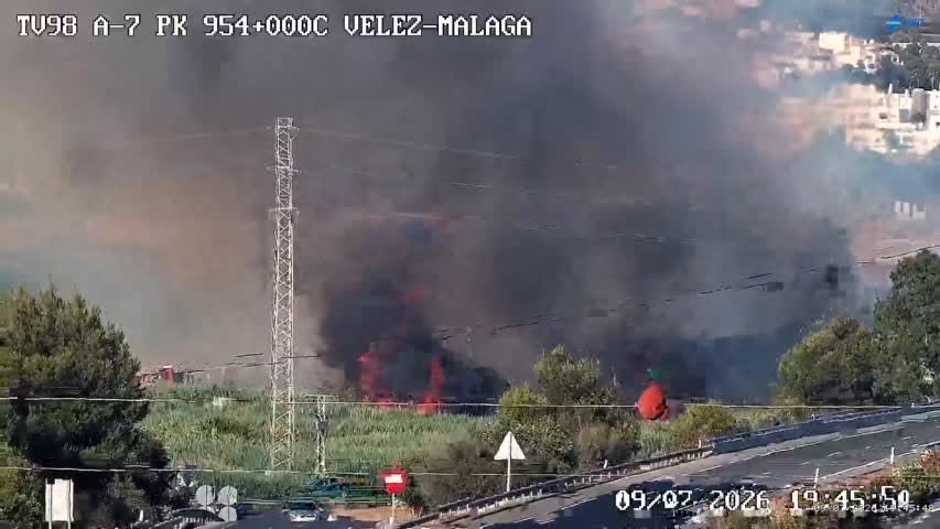 Vélez-Málaga pide colaboración ciudadana para esclarecer el origen de dos incendios - incendio velez malaga incendio velez malaga