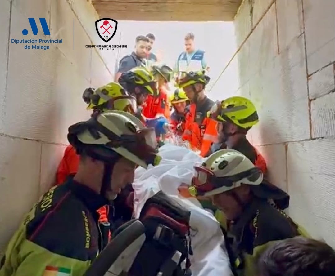 Rescatan a un trabajador tras caer cuatro metros en una obra de Estepona - rescate trabajador estepona rescate trabajador estepona