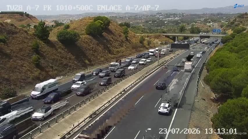 Al menos un herido en un accidente con tres vehículos que complica la entrada a Fuengirola por la A-7 - retenciones a7 accidente fuengirola Al menos un herido en un accidente con tres vehículos que complica la entrada a Fuengirola por la A-7 - retenciones a7 accidente fuengirola
