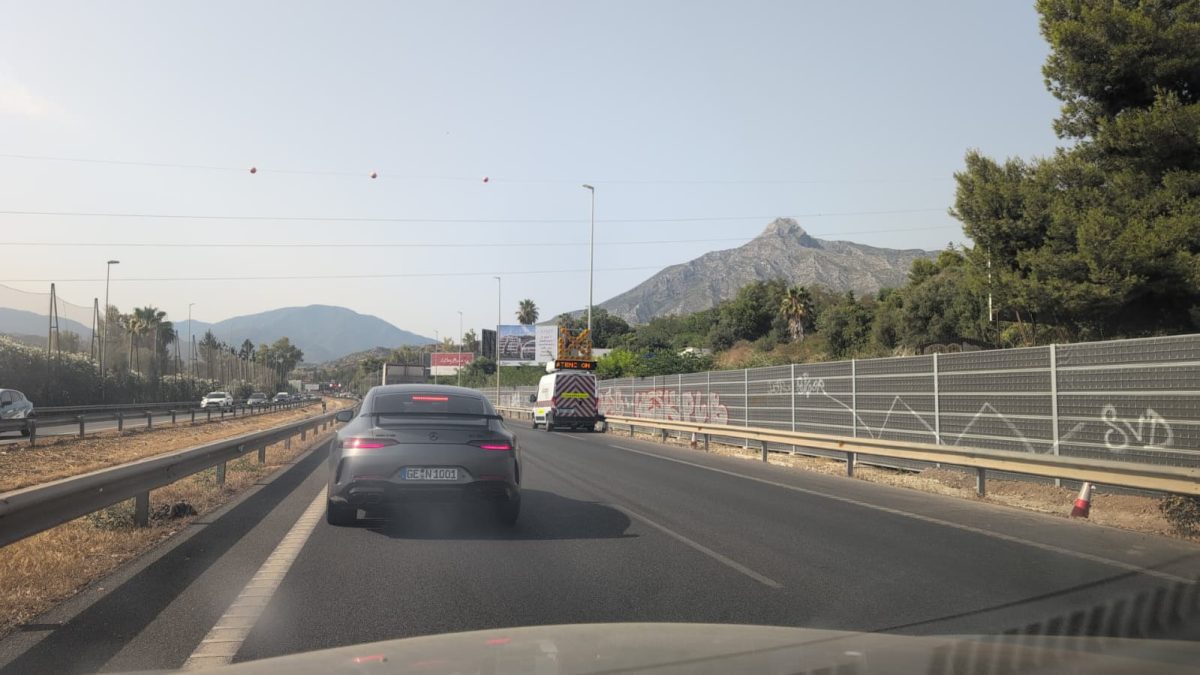 Al menos un herido en un accidente entre un coche y una moto en la A-7, en Marbella - retenciones accidente a7 Al menos un herido en un accidente entre un coche y una moto en la A-7, en Marbella - retenciones accidente a7