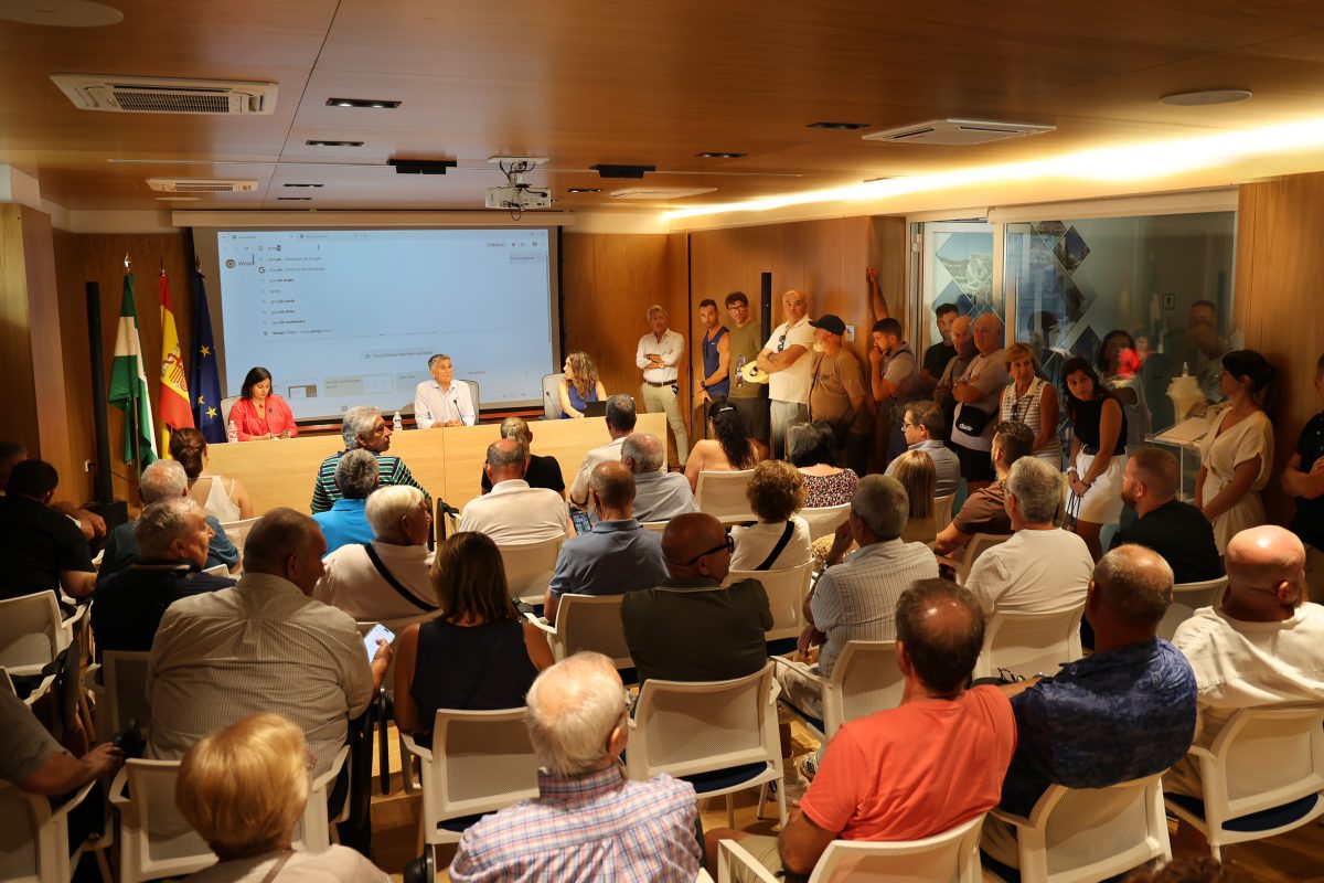 Marbella plantea conectar El Potril a la red municipal de saneamiento - reunion El Potril marbella reunion El Potril marbella