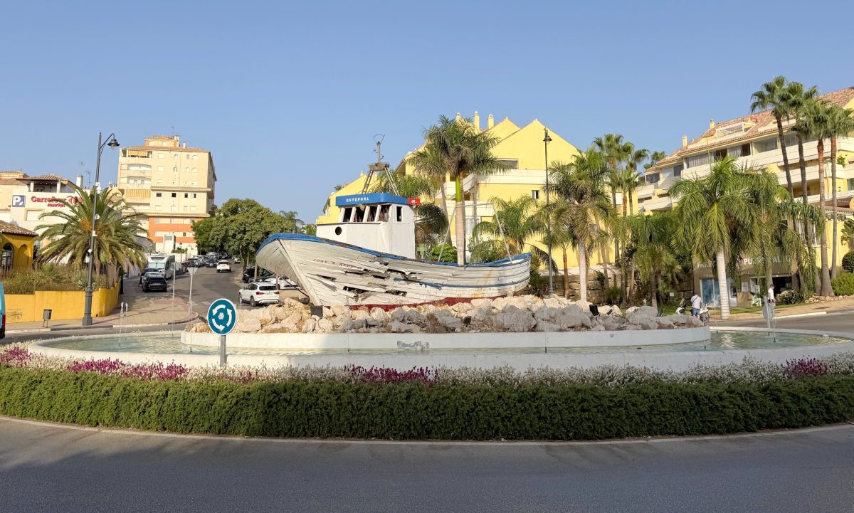 Estepona renovará el barco pesquero de la avenida Puerta del Mar - Barco Puerta del Mar Barco Puerta del Mar