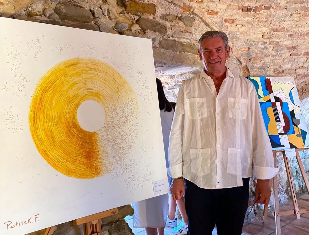 La Torre La Sal de Casares abre sus puertas a la obra de Patrick Falliguerho hasta este lunes - Expo Casares El artista, con una de sus obras