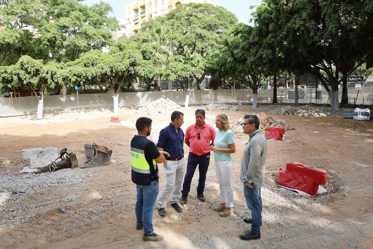 Marbella avanza en una nueva pista de ‘pump track’ en Arroyo de la Represa - Marbella Obras pista pump track Visita de la alcaldesa al solar que acogerá esta pista de 'pump track'