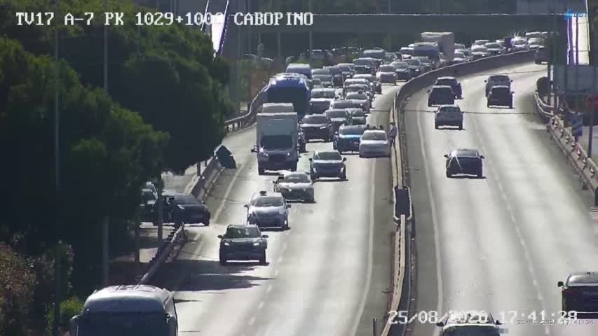 Una colisión múltiple en Las Chapas complica el tráfico en la A-7 en dirección Fuengirola