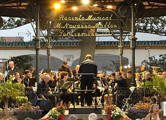 La música de los grandes westerns cerrará este domingo el verano de la Banda Municipal de Estepona - banda musica estepona e1787046802734 La música de los grandes westerns cerrará este domingo el verano de la Banda Municipal de Estepona