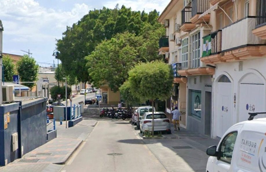 Una llamada de auxilio acaba con un detenido por una presunta agresión a su expareja en Las Lagunas - calle las lagunas mijas e1786562557939 Una llamada de auxilio acaba con un detenido por una presunta agresión a su expareja en Las Lagunas - calle las lagunas mijas e1786562557939