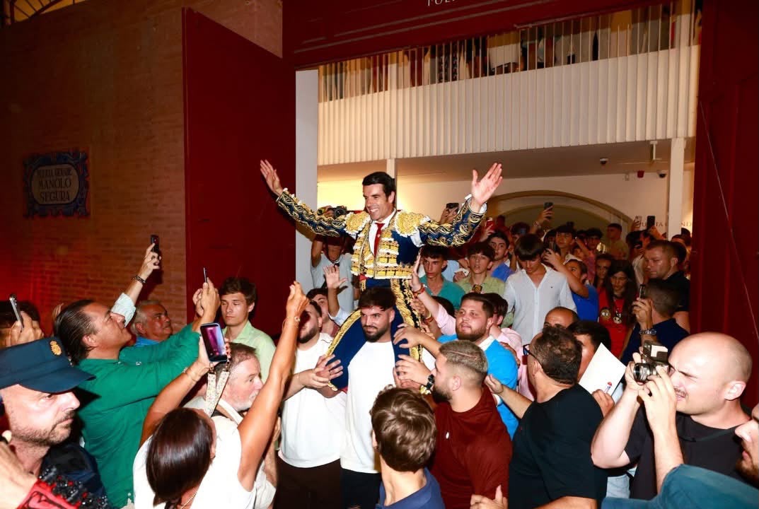 Emilio de Justo rescata la tarde y abre la Puerta Grande de La Malagueta