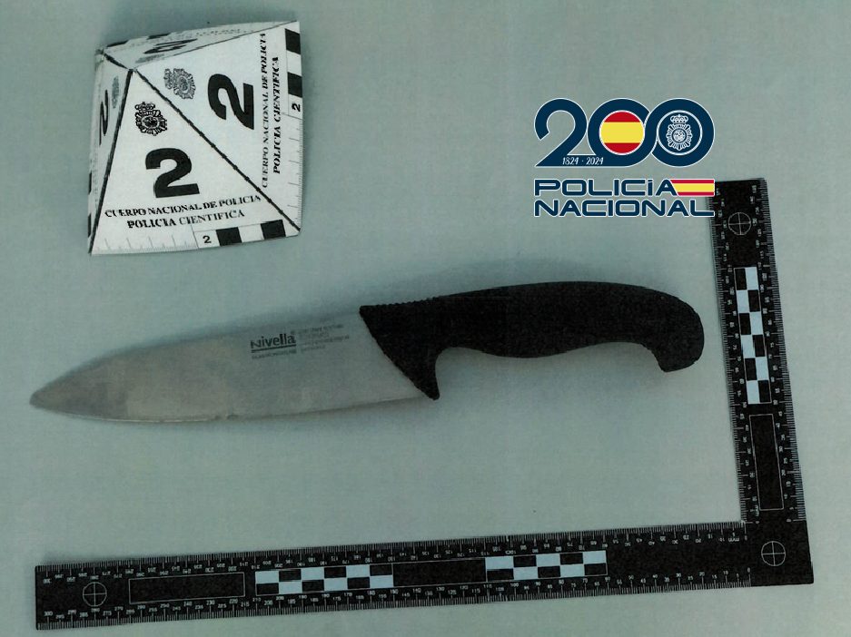 Detenido tras asaltar dos hoteles, una hamburguesería y a un repartidor en Fuengirola en menos de 24 horas - foto cuchillo intervenido Fuengirola foto cuchillo intervenido Fuengirola