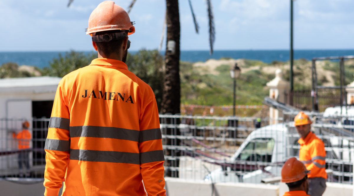 La construcción en la Costa del Sol necesita hasta 12.000 profesionales para cubrir la demanda de vivienda - trabajadores construccionempleados trabajadores construccion empleados